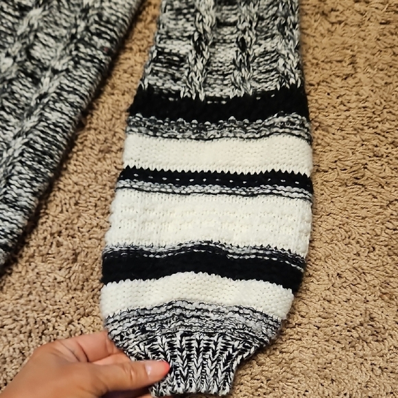 Karl Lagerfeld Cable Knit Balloon Sleeve Pullover Sweater - Picture 4 of 8